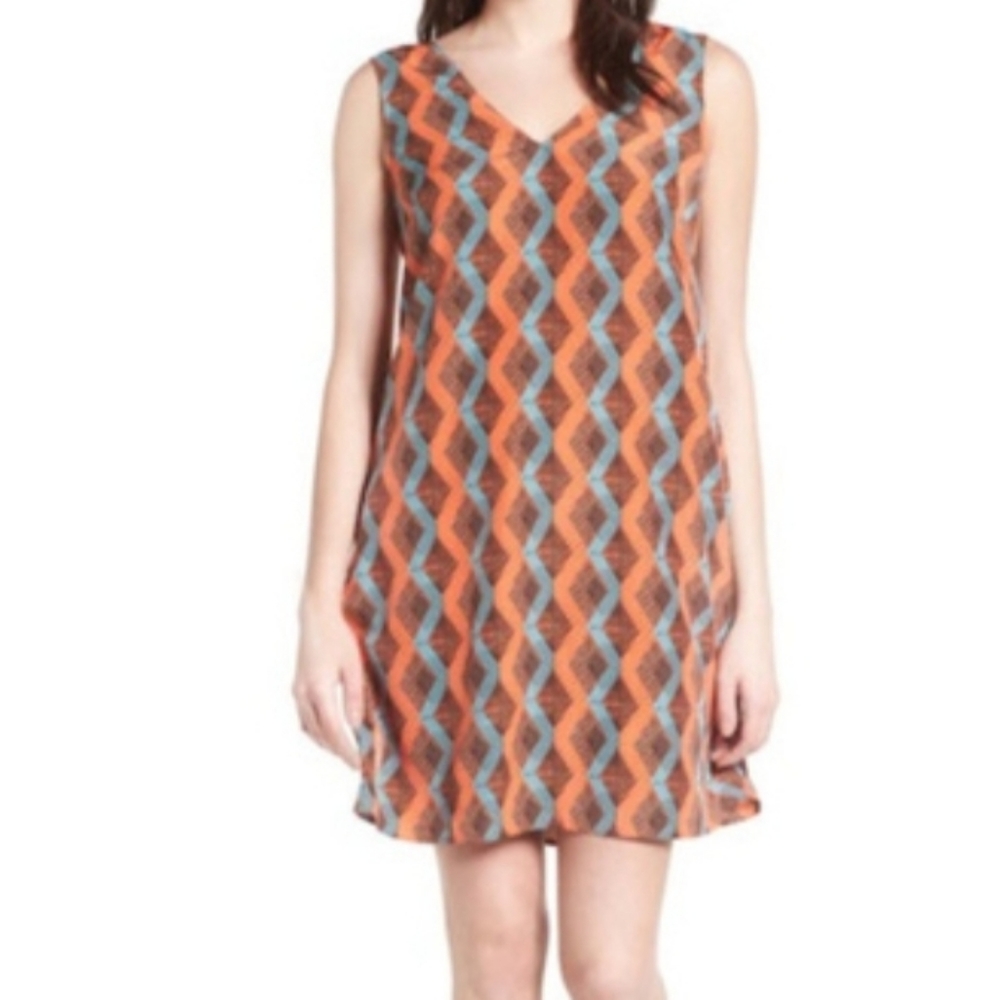 Halogen Sleeveless V-Neck Shift Dress